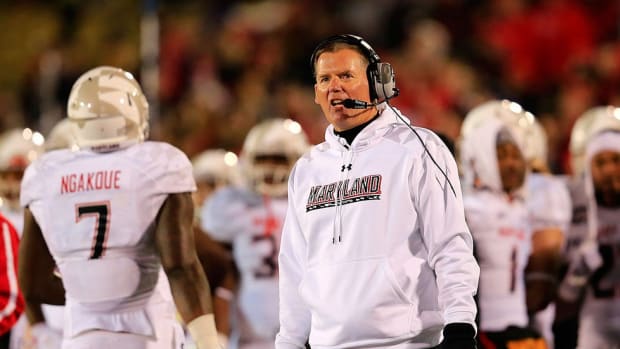 As coaching carousel keeps spinning, lots of mid-level jobs may open up before season's end